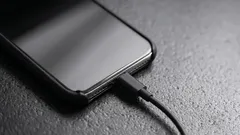 Come ricaricare il telefono in modo che la batteria duri anni: basta seguire una semplice regola.